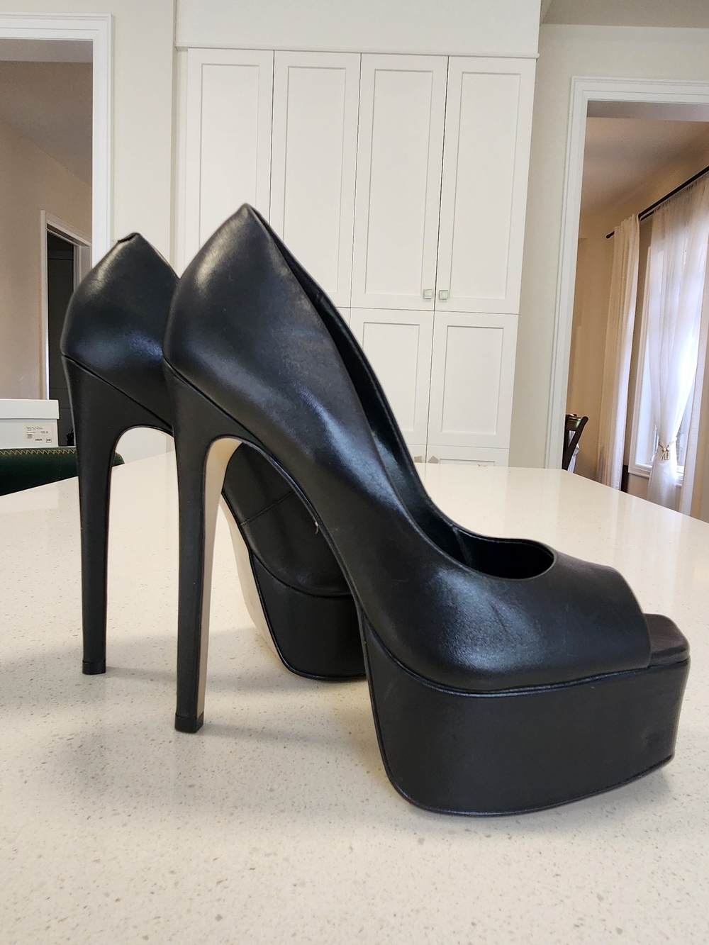 Steve Madden Black Leather Platform Peep Toe Stiletto Heels | EUC | Size 8.5